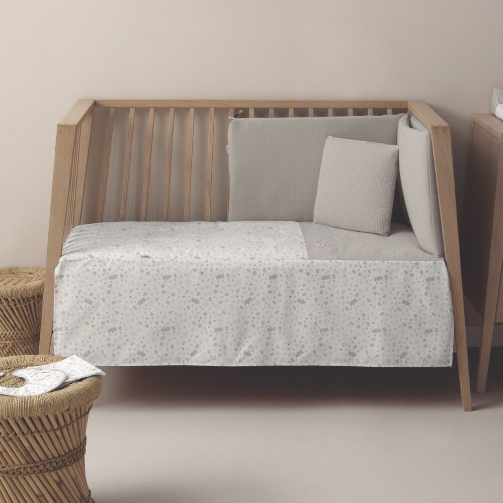 Jgo 2 Pcs.Colcha I-V. Cuna 60 Abete Beige 60X120X3 Cm Cambrass - Imagen 4