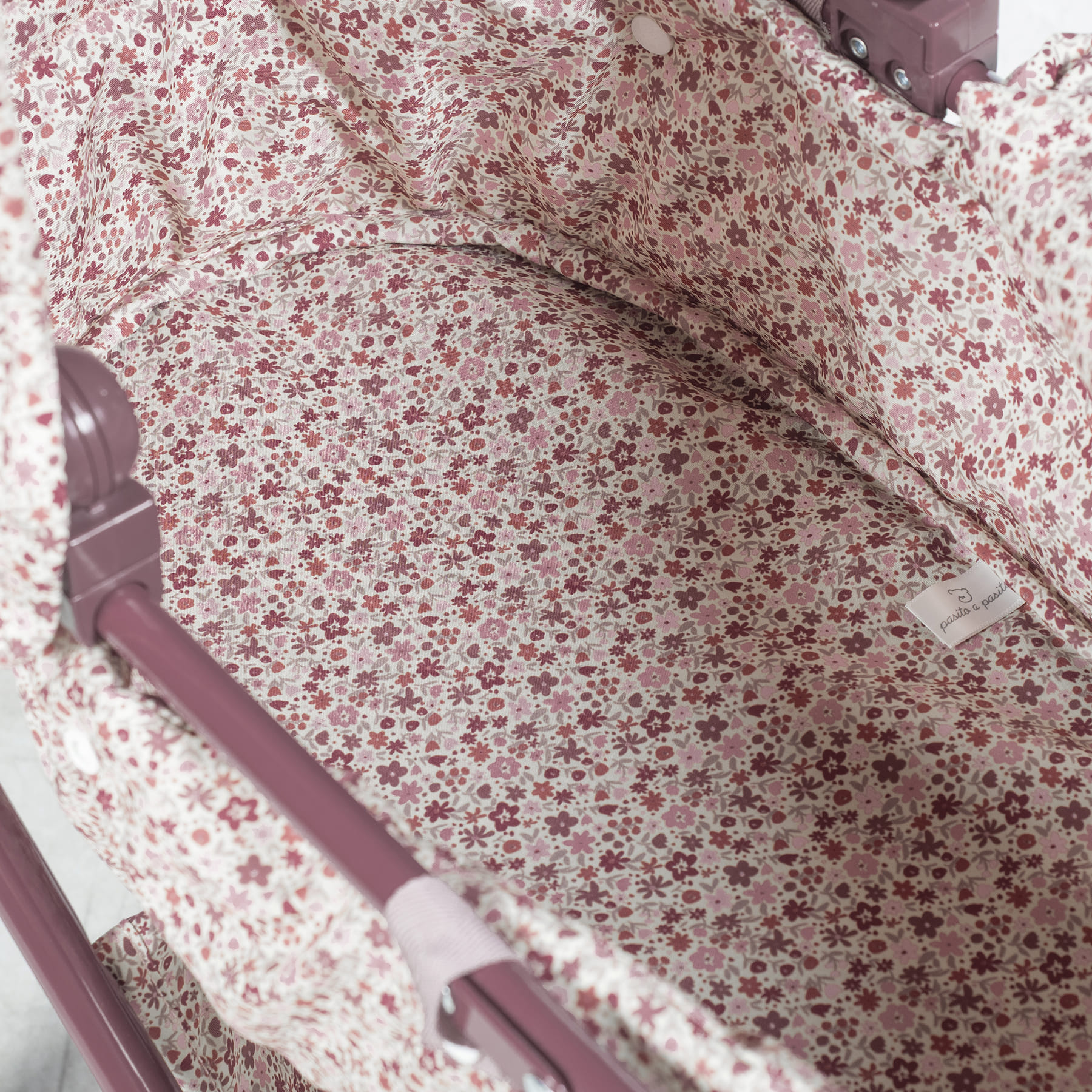 Cochecito de muñecas Cuco Cherry Flores - Imagen 6